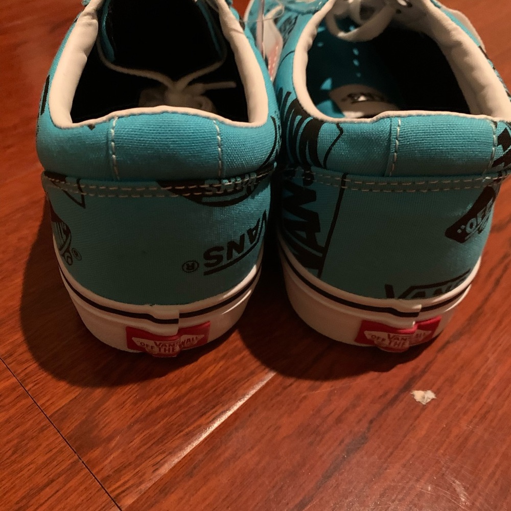 Vans - Picture 2 of 4